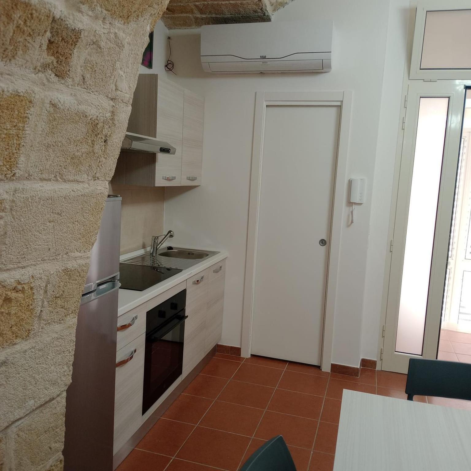 Casa Vacanza Nel Cuore Della Pietra Barletta Extérieur photo