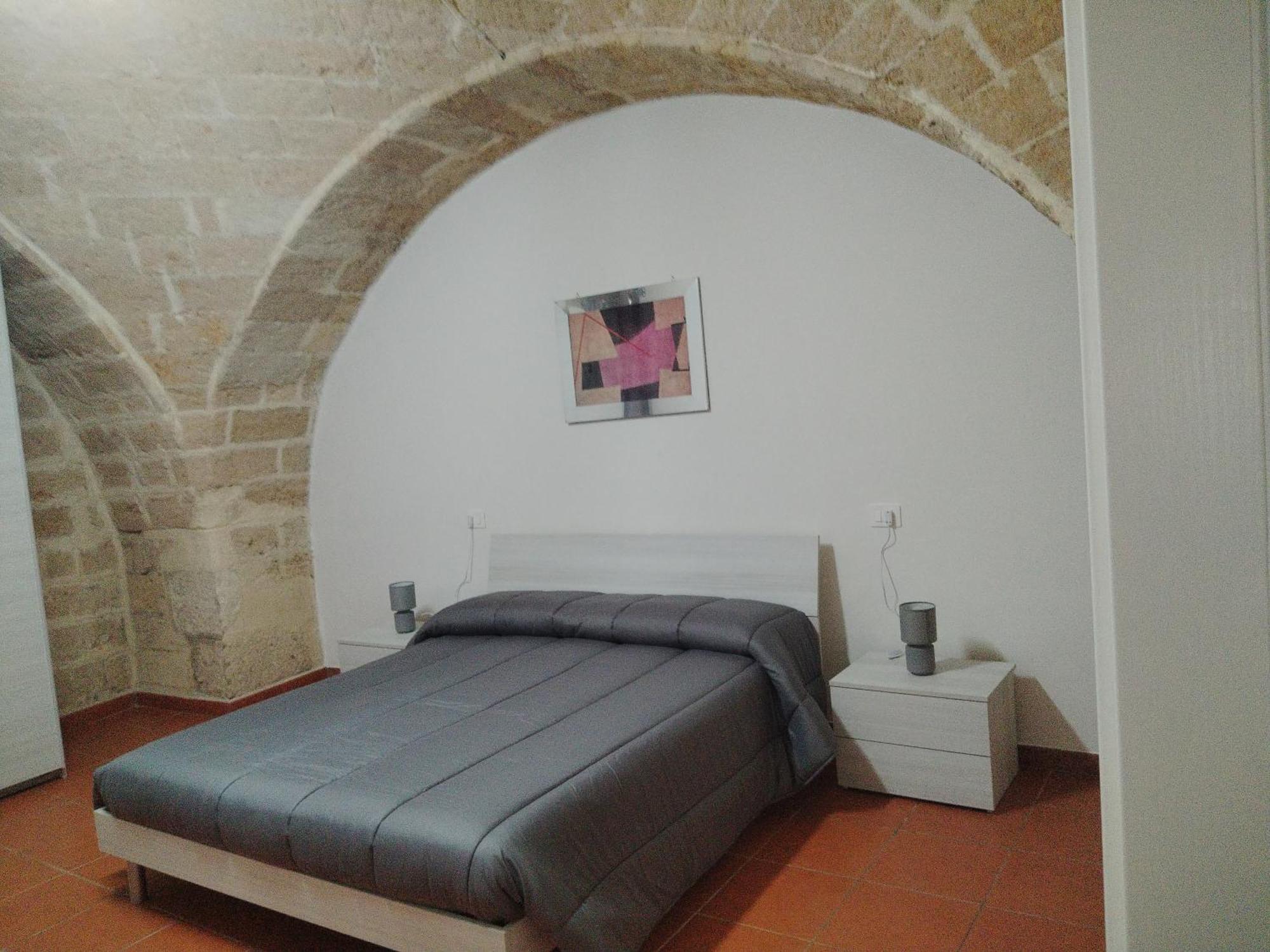 Casa Vacanza Nel Cuore Della Pietra Barletta Extérieur photo