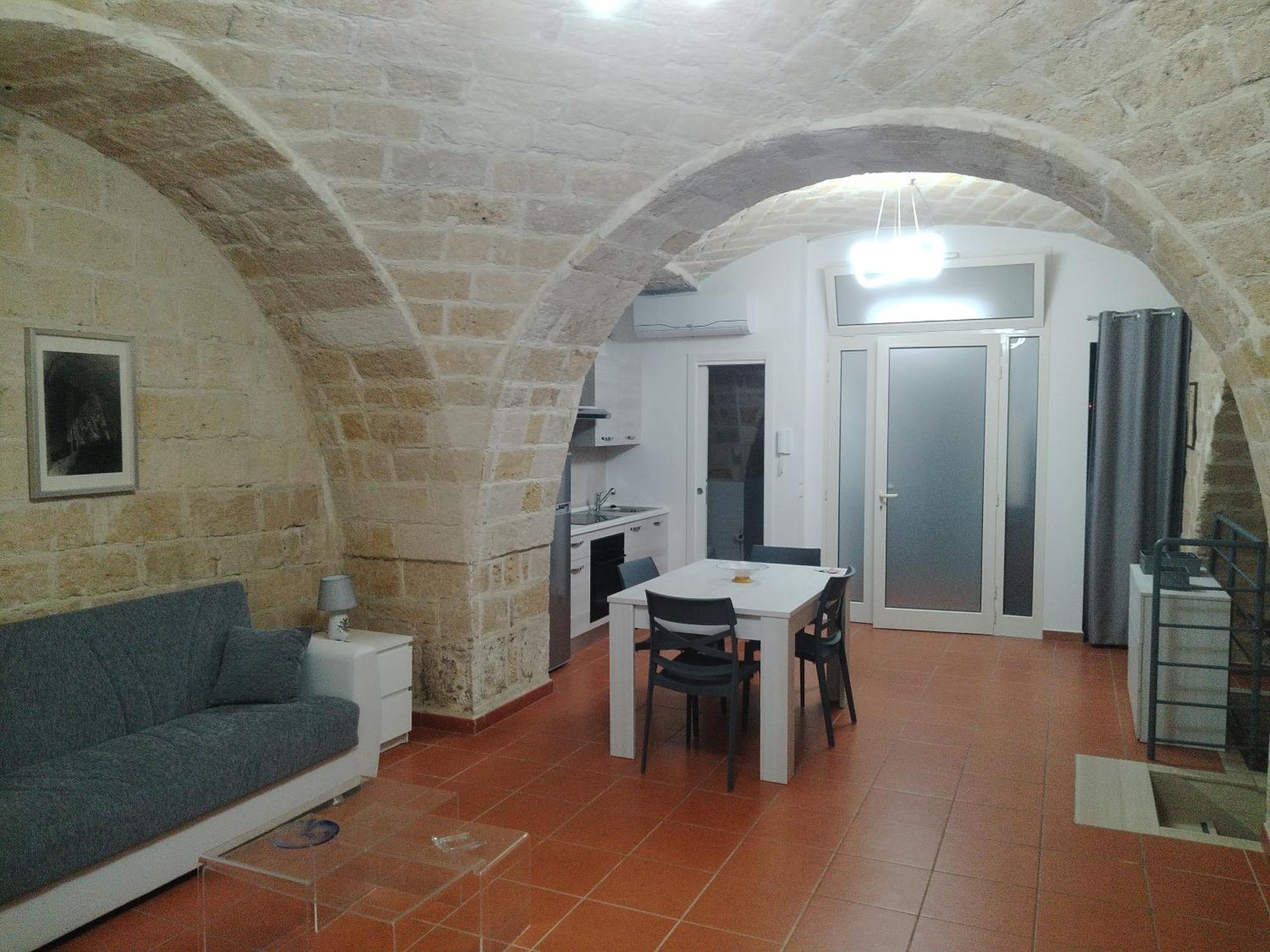 Casa Vacanza Nel Cuore Della Pietra Barletta Extérieur photo