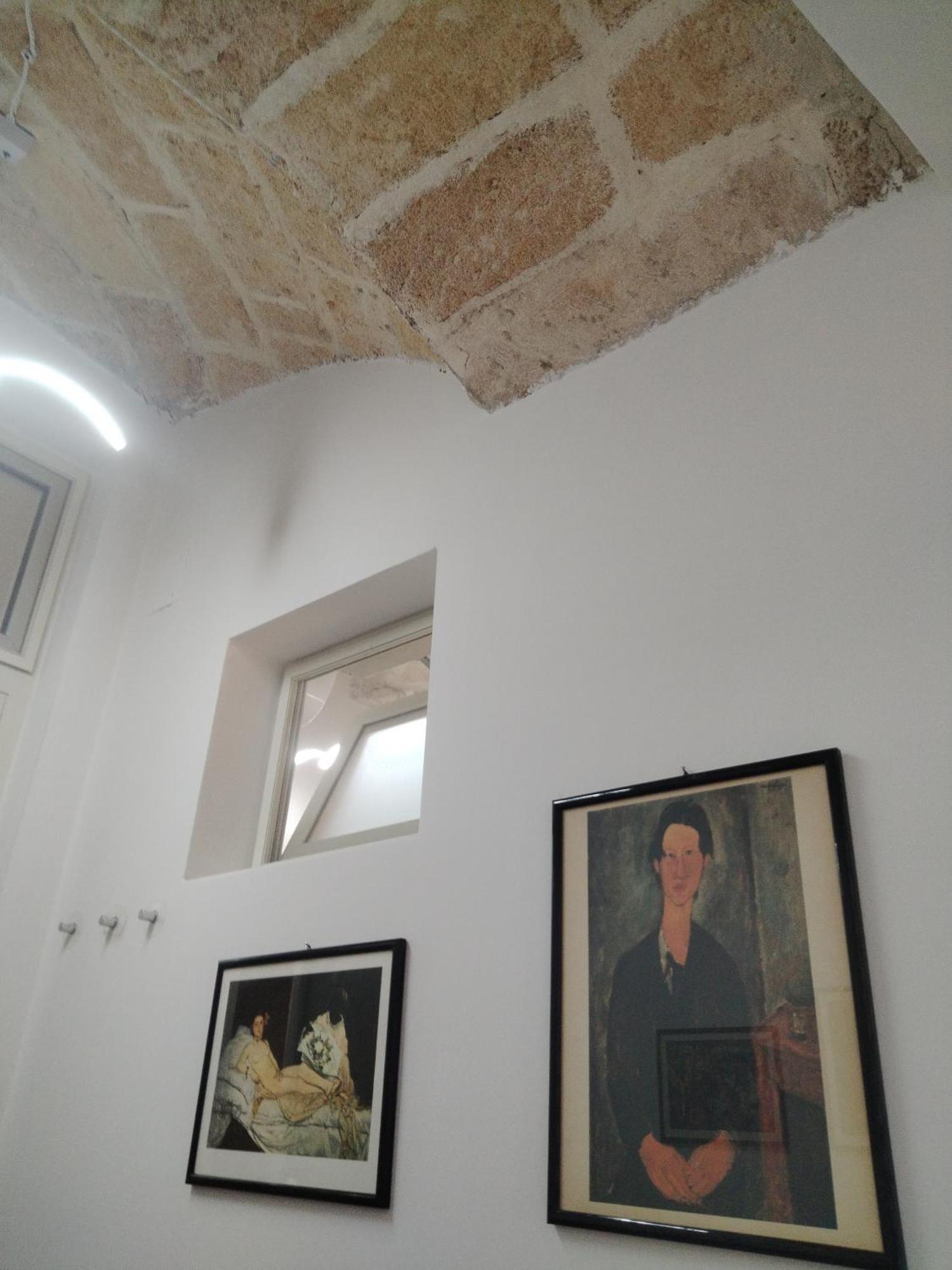 Casa Vacanza Nel Cuore Della Pietra Barletta Extérieur photo