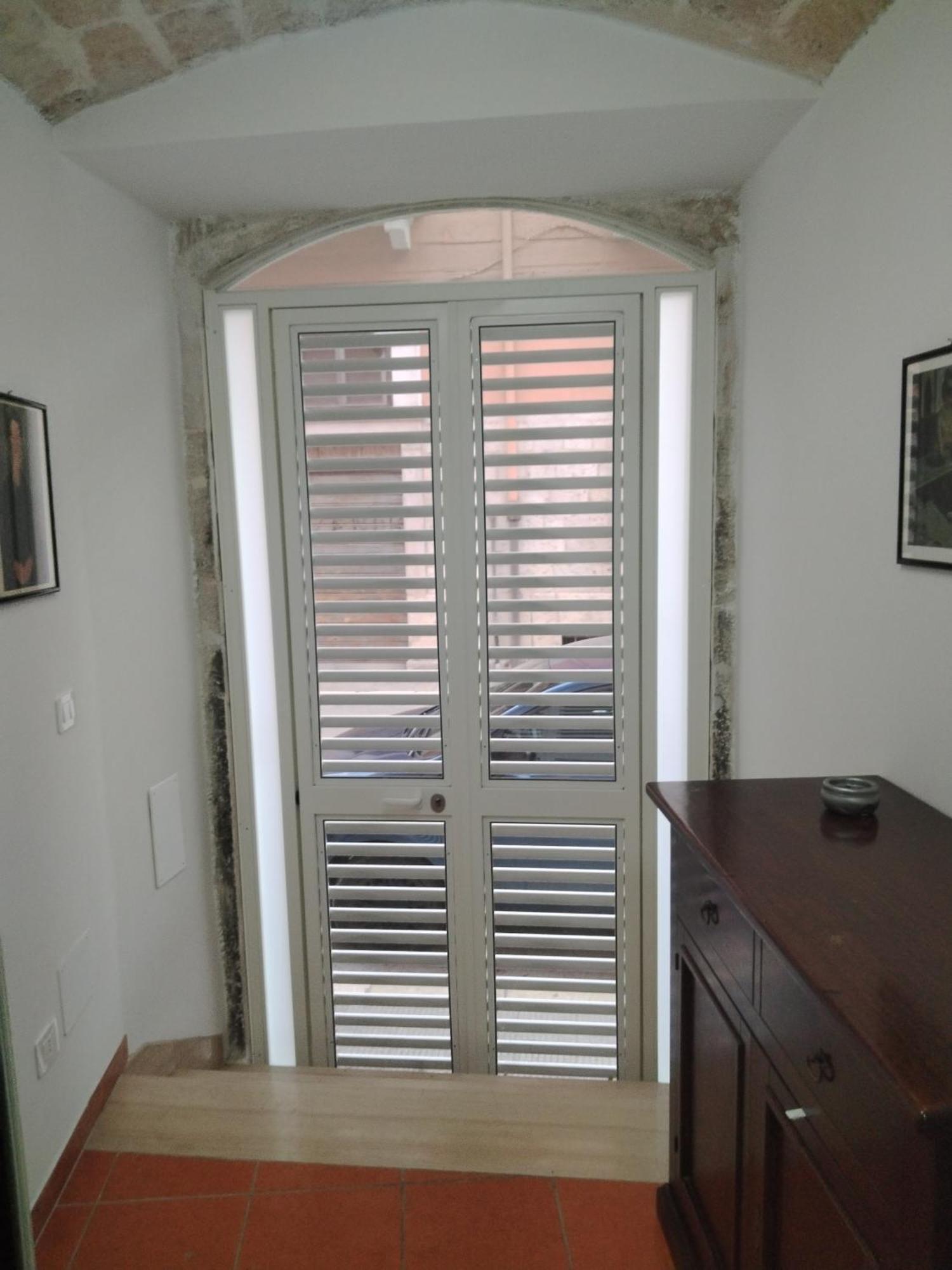 Casa Vacanza Nel Cuore Della Pietra Barletta Extérieur photo