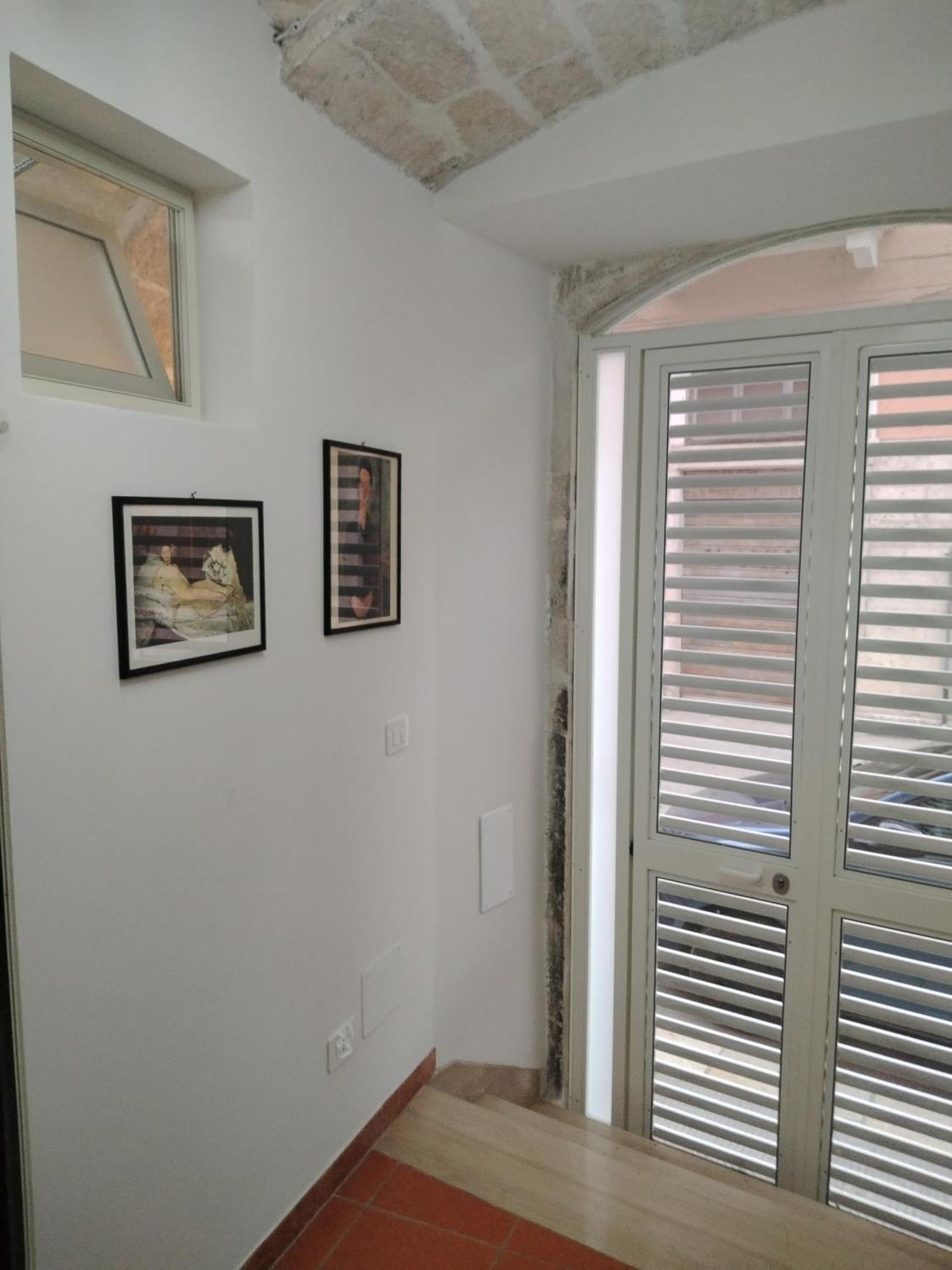 Casa Vacanza Nel Cuore Della Pietra Barletta Extérieur photo