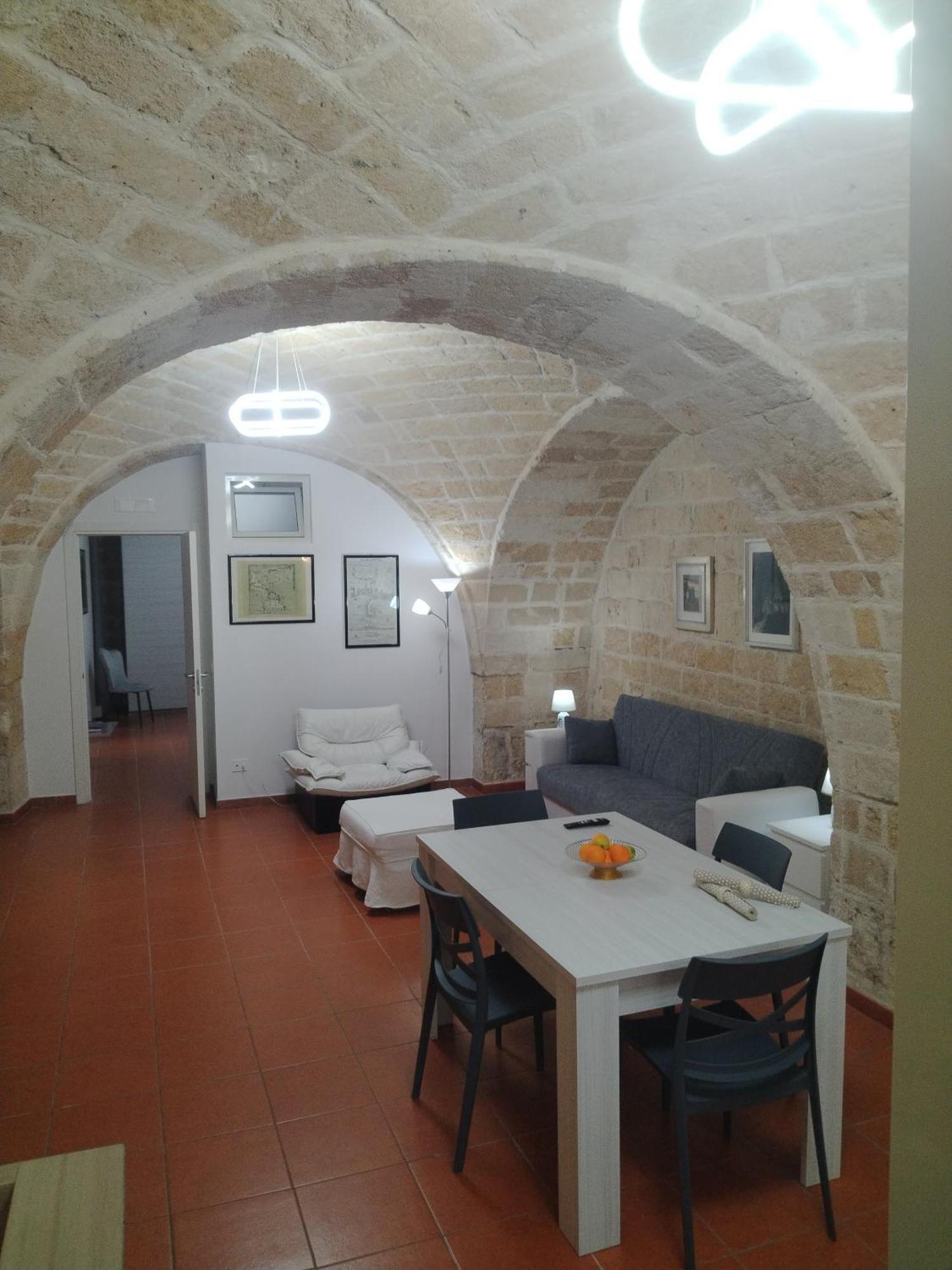 Casa Vacanza Nel Cuore Della Pietra Barletta Extérieur photo